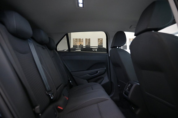 Volkswagen T-Roc 24 of 27