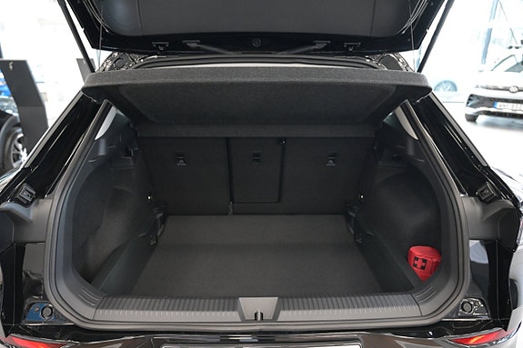 Volkswagen T-Roc 27 of 27