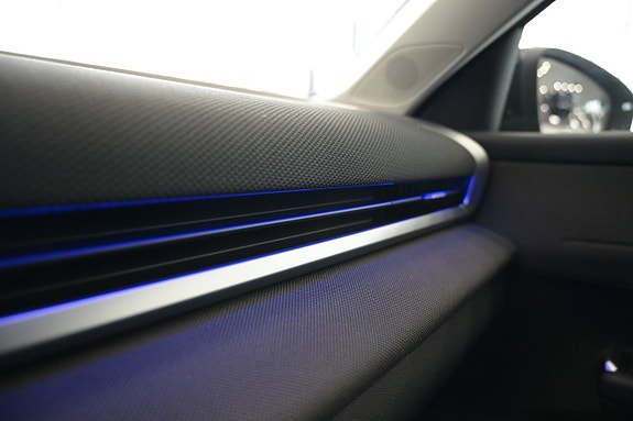 Volkswagen T-Roc 21 of 27