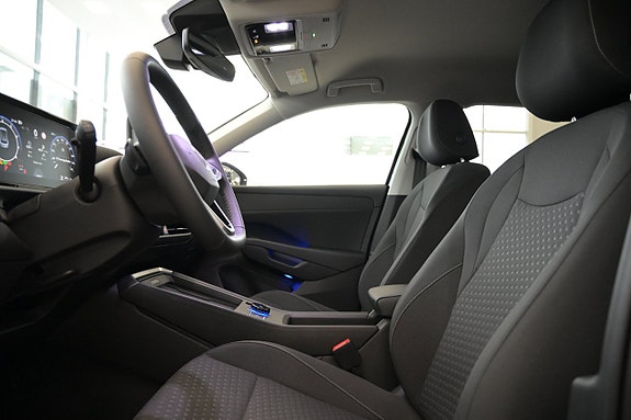 Volkswagen T-Roc 22 of 27