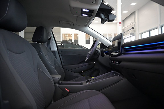 Volkswagen T-Roc 23 of 27