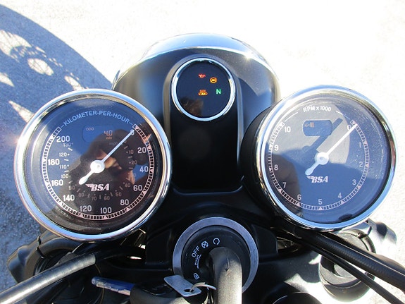 BSA Gold star 650 Shadow black 2 of 5
