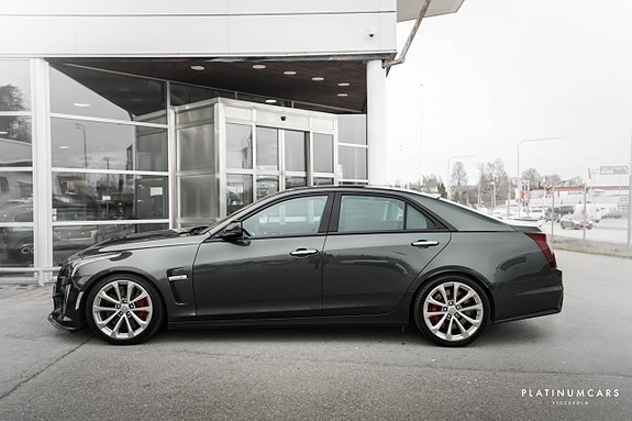 Cadillac CTS-V 5 of 5