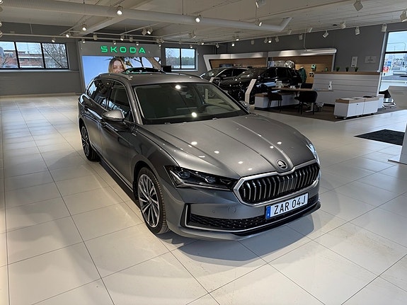 Skoda Superb 2 of 5
