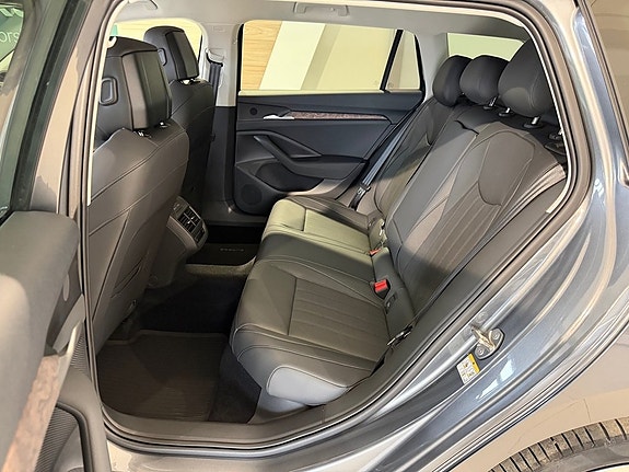 Skoda Superb 17 of 17