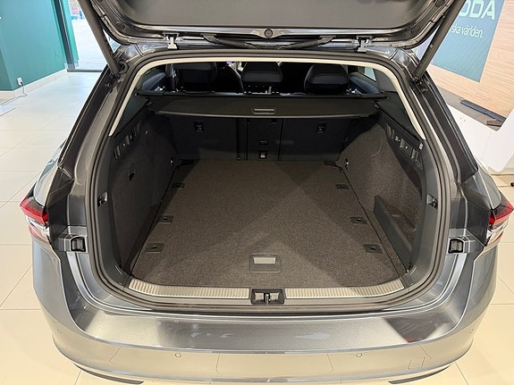 Skoda Superb 8 of 17