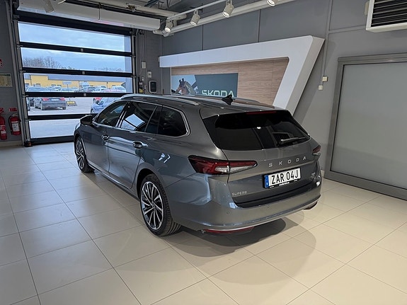 Skoda Superb 9 of 17