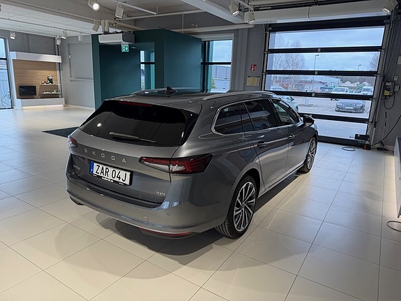 Skoda Superb 3 of 5