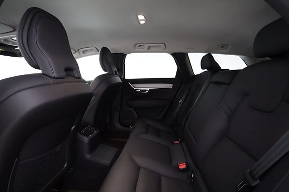 Volvo V90 10 of 17