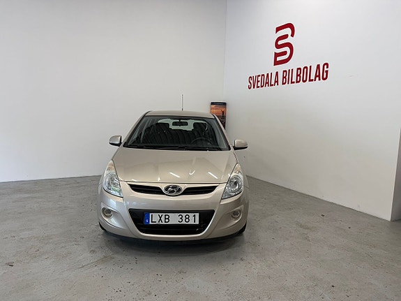 Hyundai i20 2 of 5
