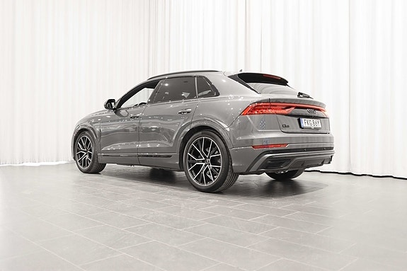 Audi Q8 3 of 5