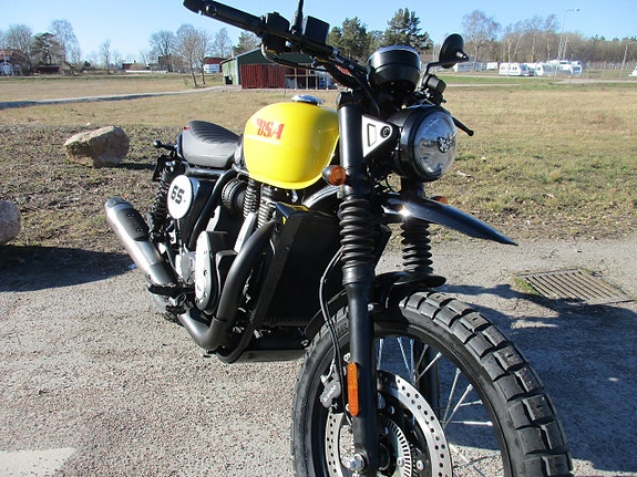 BSA Scrambler 650 Victor Yellow 2 of 4