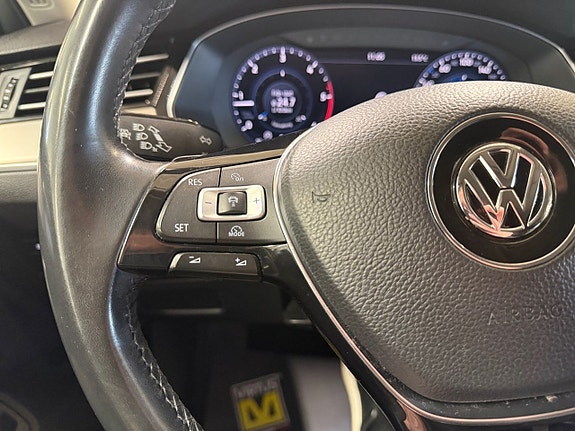 Volkswagen Passat 20 of 22