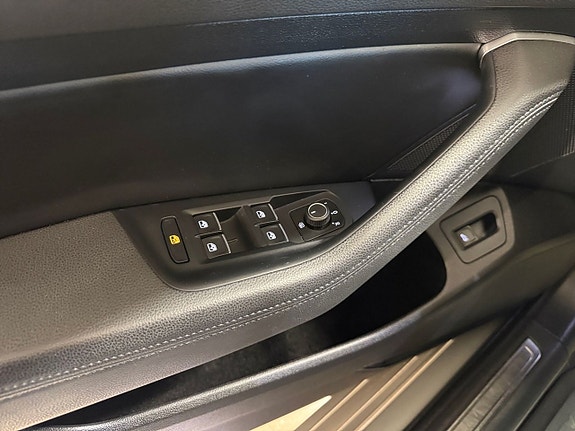 Volkswagen Passat 17 of 22