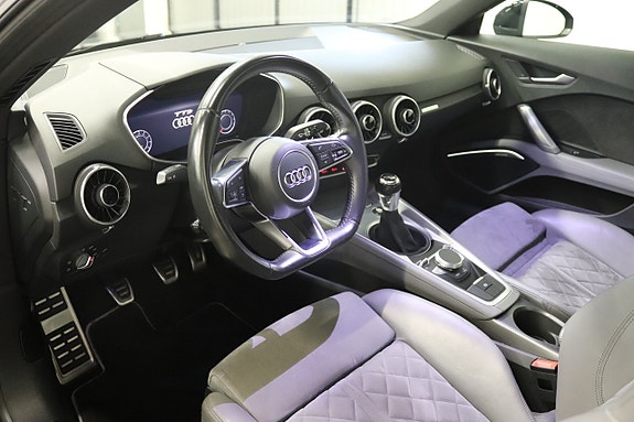 Audi TT 3 of 5
