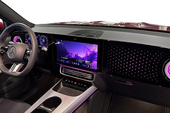 Mercedes-Benz GLB250+ 12 of 24