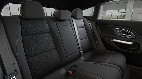 Mercedes-Benz CLA350 6 of 7