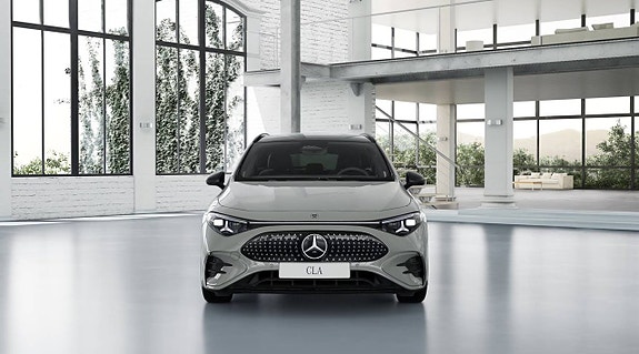 Mercedes-Benz CLA350 4 of 5