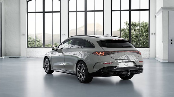 Mercedes-Benz CLA350 2 of 5