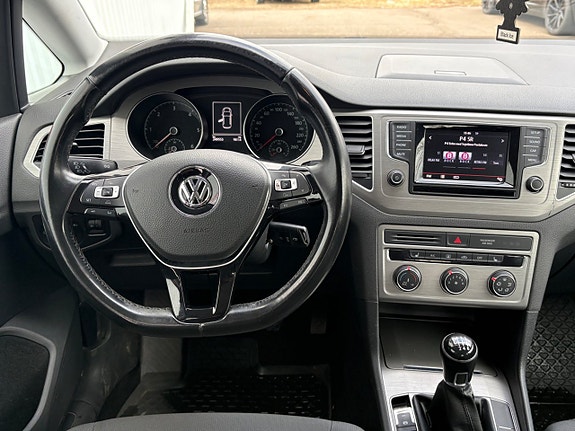 Volkswagen Golf Sportsvan 13 of 15