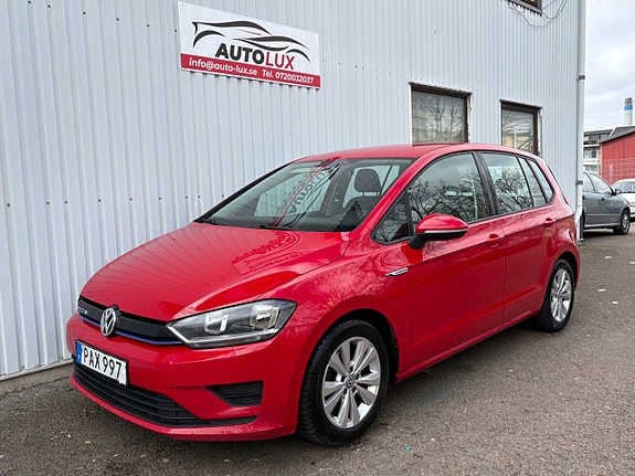 Volkswagen Golf Sportsvan 2 of 15