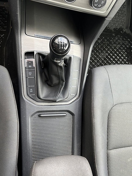 Volkswagen Golf Sportsvan 15 of 15