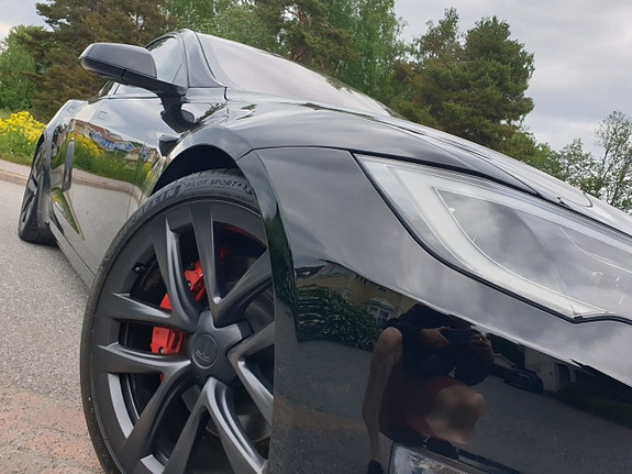 Tesla Model S 12 of 30