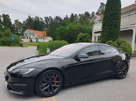 Tesla Model S 25 of 30