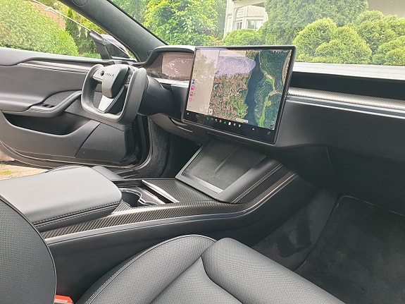 Tesla Model S 16 of 30