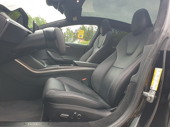 Tesla Model S 23 of 30