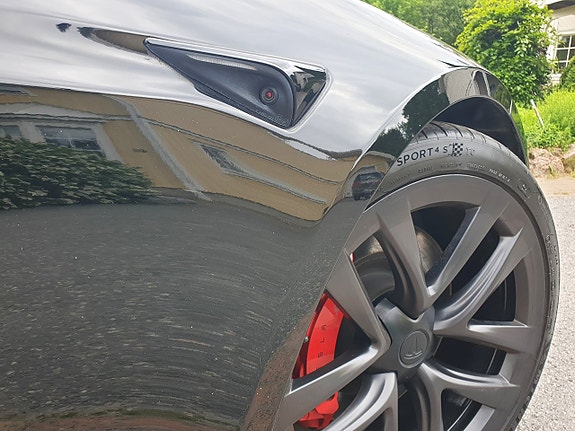 Tesla Model S 8 of 30