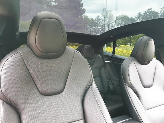 Tesla Model S 19 of 30
