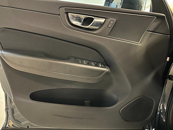 Volvo XC60 14 of 16