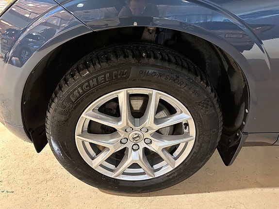 Volvo XC60 7 of 16