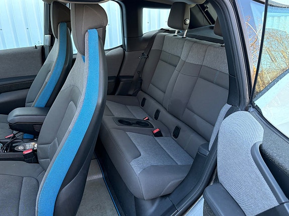 BMW i3 10 of 17