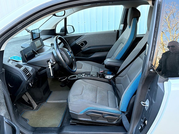 BMW i3 9 of 17