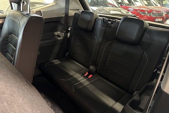 Volkswagen Tiguan Allspace 12 of 27