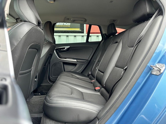 Volvo V60 22 of 25