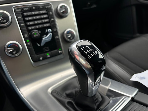 Volvo V60 16 of 25