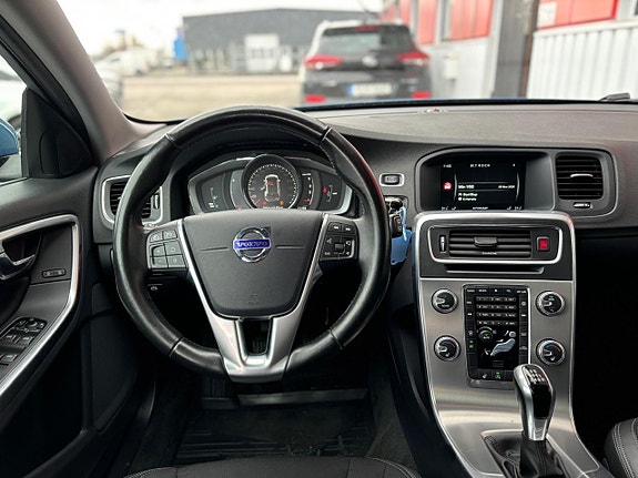 Volvo V60 10 of 25