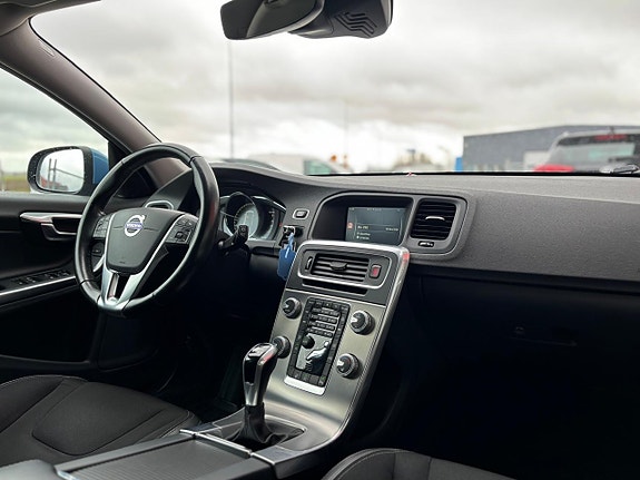 Volvo V60 11 of 25