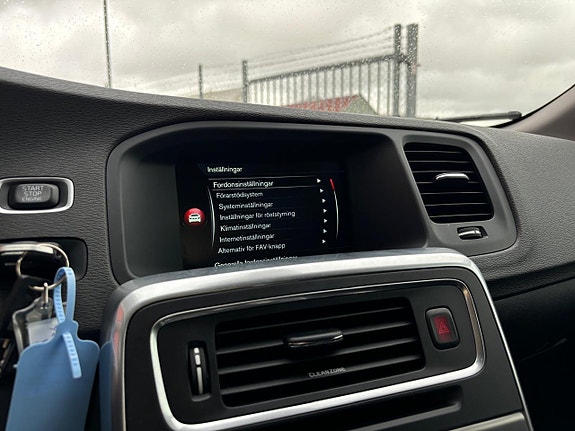 Volvo V60 19 of 25