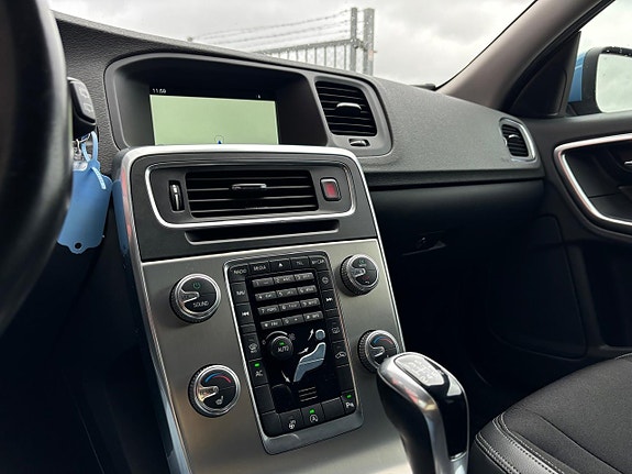 Volvo V60 14 of 25