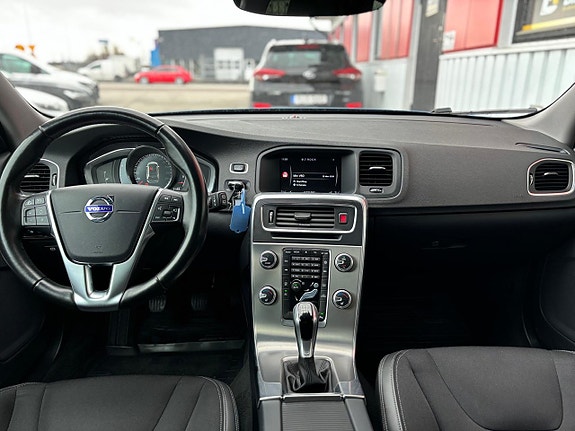 Volvo V60 9 of 25
