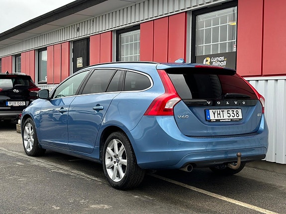 Volvo V60 4 of 25