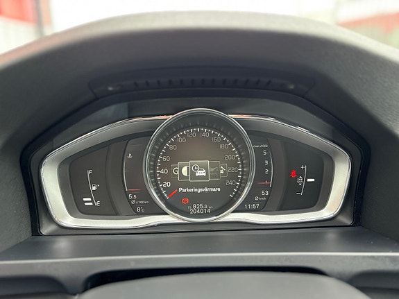 Volvo V60 13 of 25