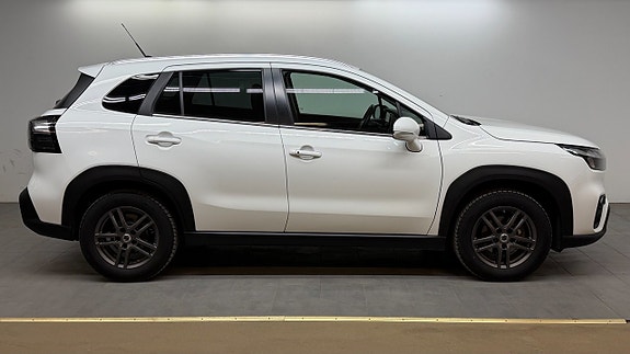 Suzuki S-Cross 2 of 5