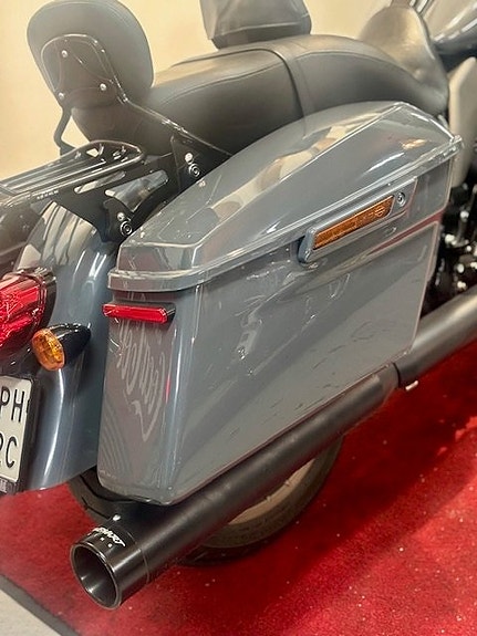 Harley-Davidson FLHXST Street Glide ST 117 4 of 8