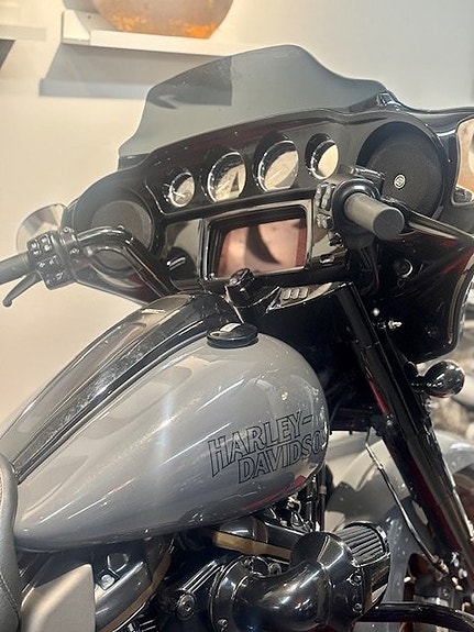 Harley-Davidson FLHXST Street Glide ST 117 6 of 8