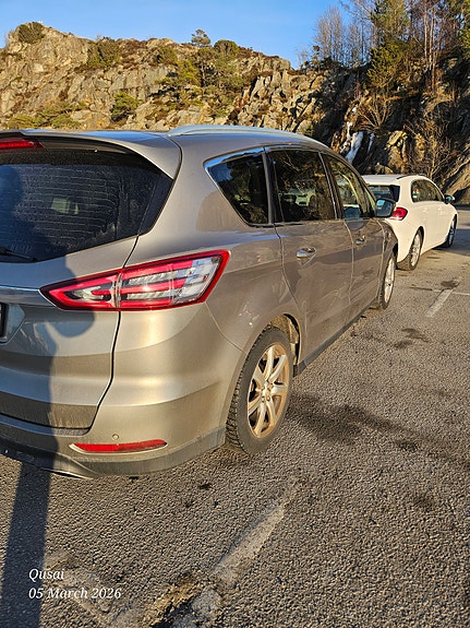Ford S-MAX 4 of 5